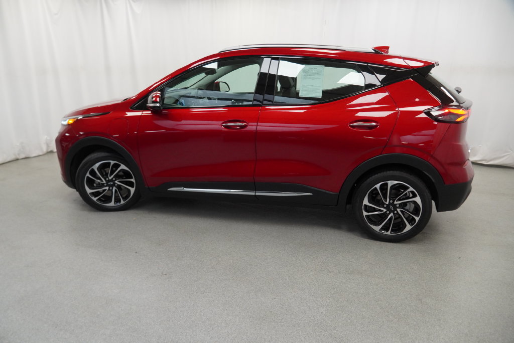 Used 2023 Chevrolet Bolt EUV Premier FWD image 14