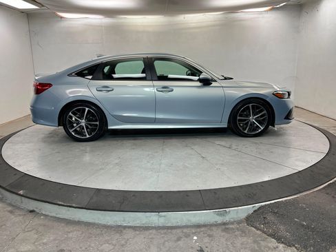 Used 2022 Honda Civic Touring image 7