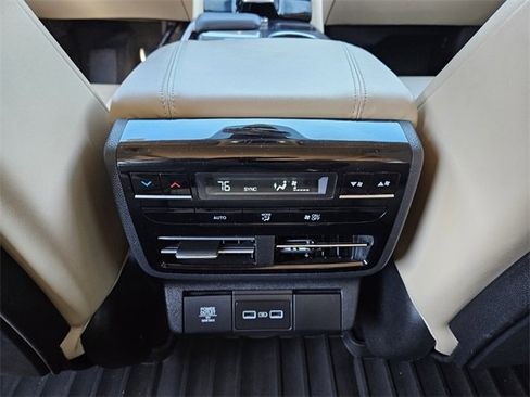 Used 2023 Acura MDX SH-AWD w/ Technology Package image 9