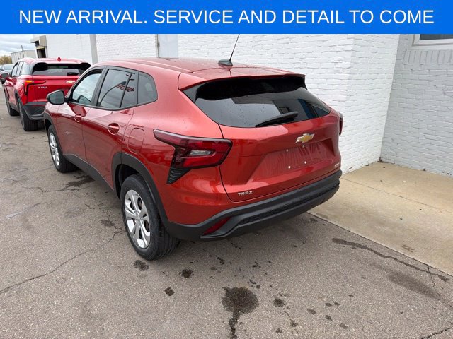 Used 2024 Chevrolet Trax LS FWD image 8