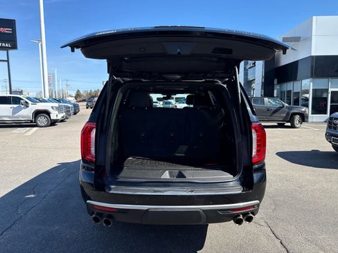 Used 2022 GMC Yukon Denali image 11