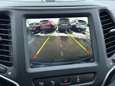 Used 2023 Jeep Cherokee Altitude Lux w/ Lux Elite Package image 24