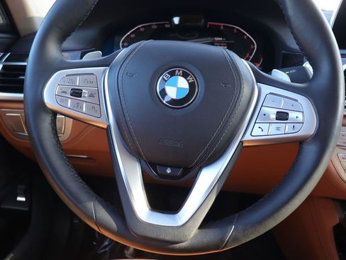 Used 2022 BMW 750i xDrive w/ Luxury Rear Seating Package AWD/4WD image 24