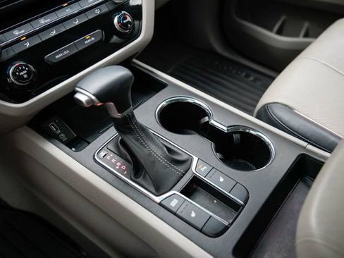 Used 2019 Kia Sedona EX FWD image 31