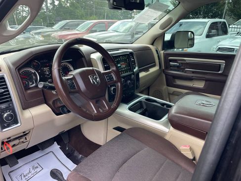 Used 2018 RAM 1500 SLT AWD/4WD image 10
