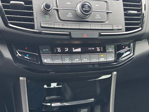 Used 2017 Honda Accord Sport image 20