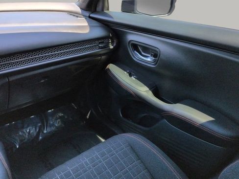 Used 2025 Honda HR-V Sport image 19