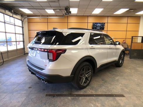 New 2026 Ford Explorer ST AWD/4WD image 7