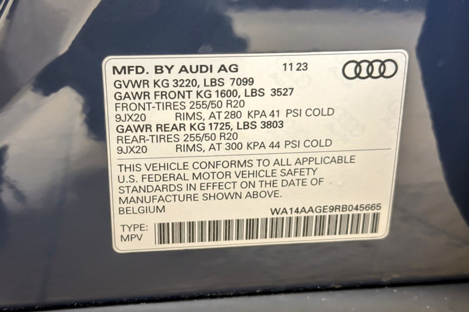 Used 2024 Audi Q8 e-tron Premium AWD/4WD image 26