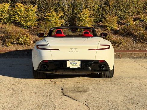 Used 2019 Aston Martin DB11 Volante image 15