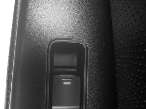 Used 2011 Subaru Outback 2.5i Limited image 37