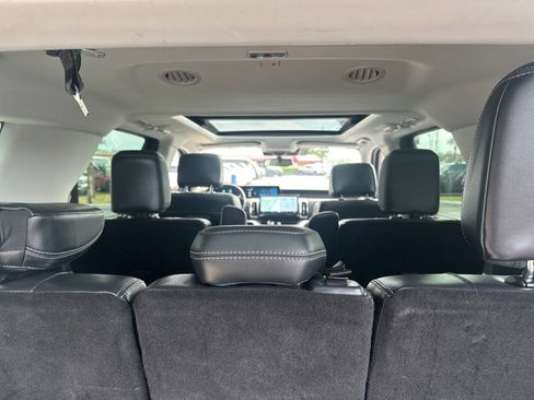 Used 2025 Ford Expedition Platinum AWD/4WD image 15