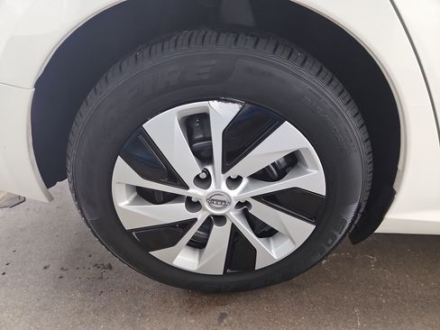 Used 2024 Nissan Altima 2.5 S image 21