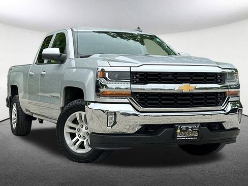 Used 2017 Chevrolet Silverado 1500 LT w/ All Star Edition AWD/4WD image 2