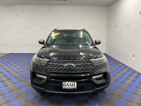 Used 2021 Ford Explorer XLT w/ Equipment Group 202A image 2