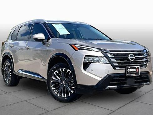 Certified 2024 Nissan Rogue Platinum FWD image 3