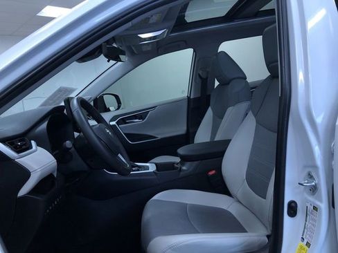 Used 2023 Toyota RAV4 Limited image 18