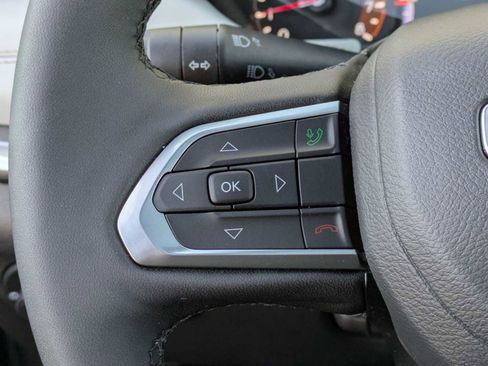 Used 2025 Jeep Compass Limited w/ Sun & Sound Group image 24