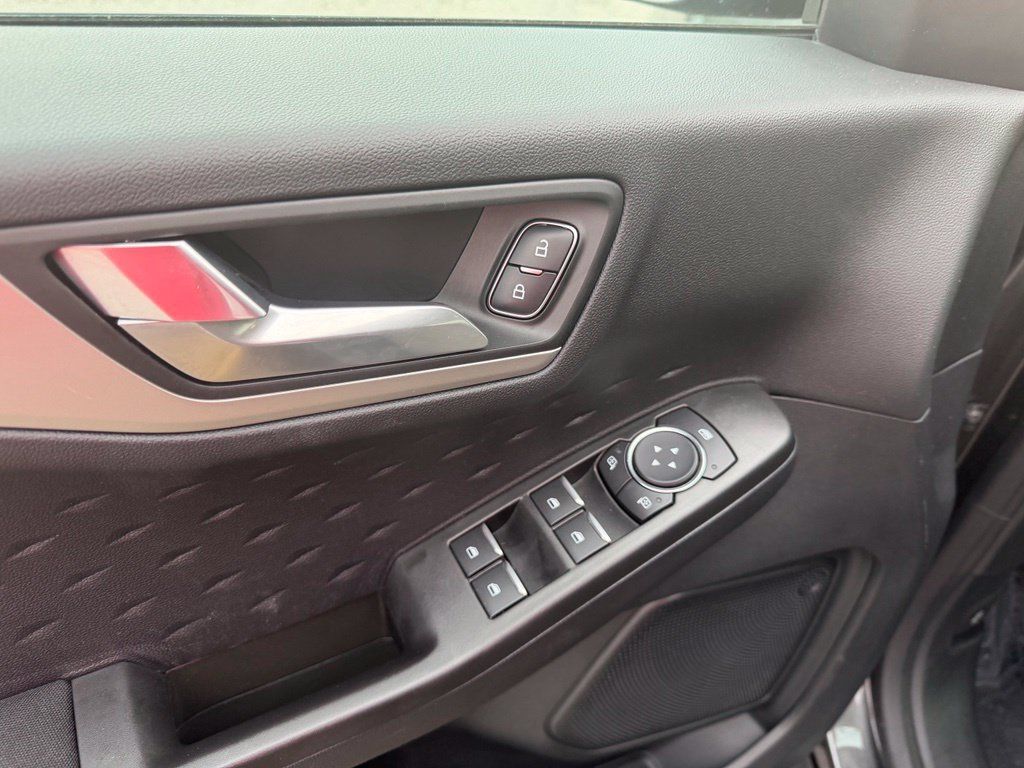 Used 2020 Ford Escape SE Sport FWD image 17