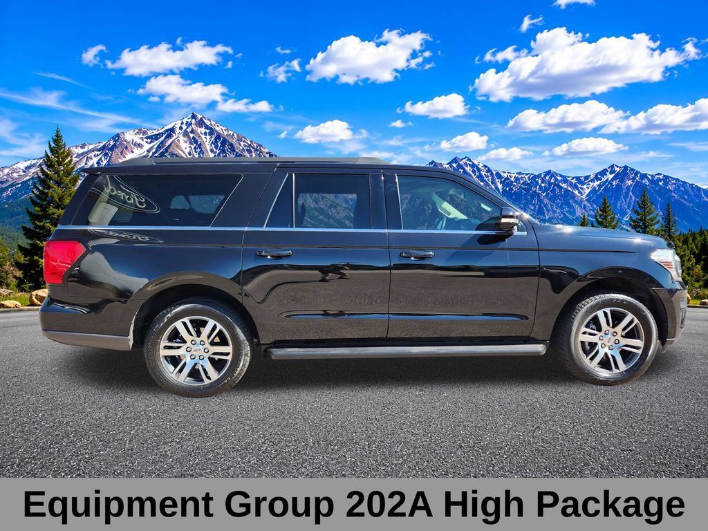 Used 2024 Ford Expedition Max XLT AWD/4WD image 3