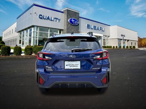 Used 2024 Subaru Crosstrek 2.5i Limited AWD/4WD image 3