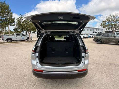 New 2026 Jeep Grand Cherokee L Limited w/ Luxury Tech Group II RWD image 35