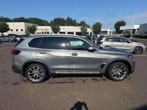 Certified 2024 BMW X5 xDrive40i w/ Parking Assistance Package AWD/4WD image 6