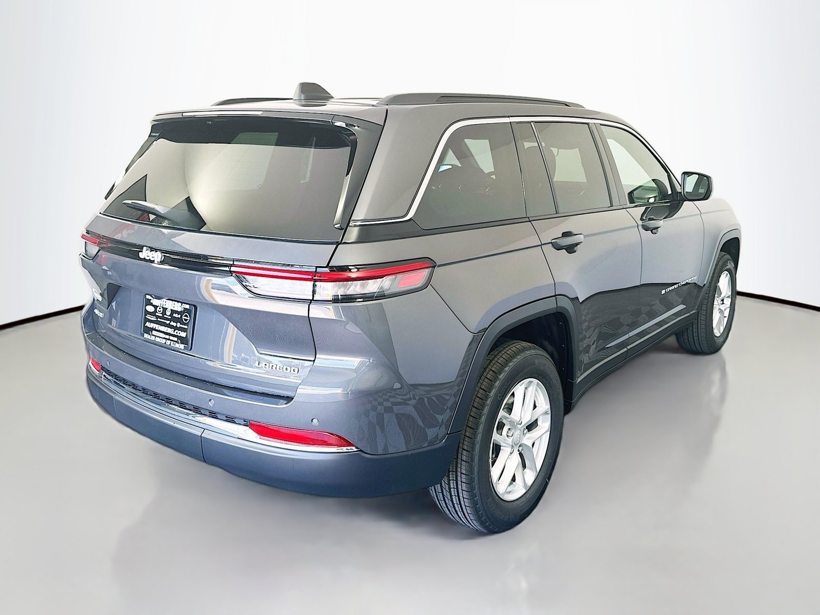 New 2026 Jeep Grand Cherokee Laredo X AWD/4WD image 7