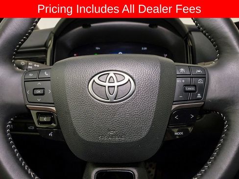 Used 2025 Toyota Camry SE FWD image 17