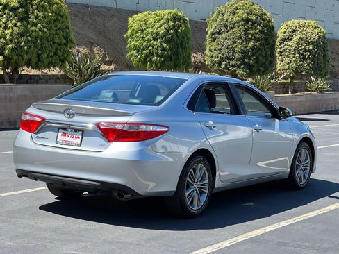 Used 2015 Toyota Camry XSE w/ Moonroof Package FWD image 3