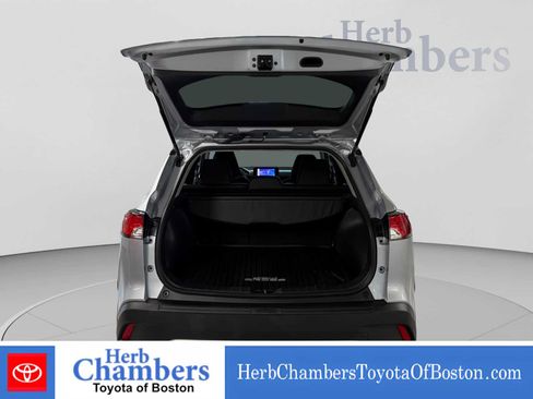 Used 2023 Toyota Corolla Cross LE w/ Moonroof Package AWD/4WD image 4