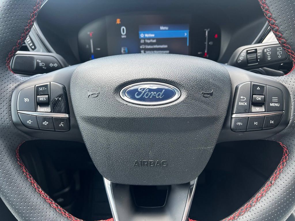 Used 2025 Ford Escape ST-Line Select AWD/4WD image 23