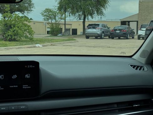 Used 2025 Kia K4 LXS image 36