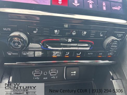 Used 2025 Jeep Grand Cherokee Limited w/ Luxury Tech Group II AWD/4WD image 50