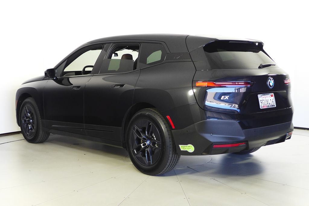 Used 2024 BMW iX xDrive50 w/ Convenience Package AWD/4WD image 8