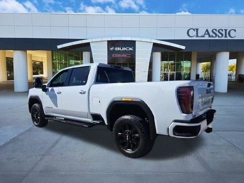 Used 2025 GMC Sierra 2500 AT4 image 6