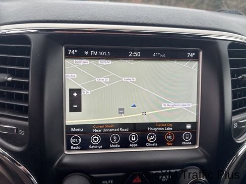 Used 2018 Jeep Grand Cherokee Laredo image 26