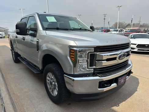Used 2019 Ford F250 XLT AWD/4WD image 2