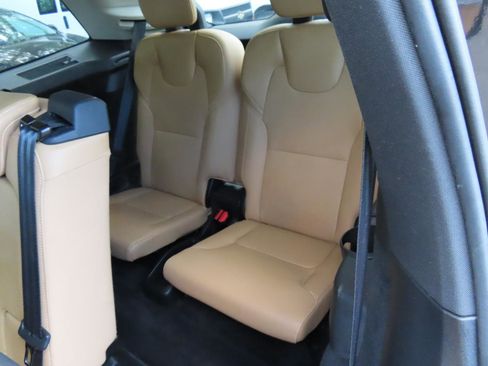 Used 2016 Volvo XC90 T6 Momentum w/ Protection Package Plus AWD/4WD image 11