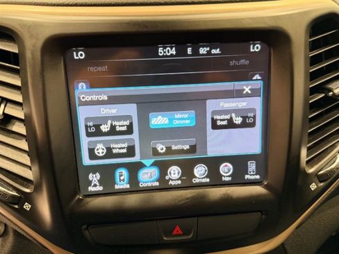 Used 2016 Jeep Cherokee Limited w/ Trailer Tow Group AWD/4WD image 37