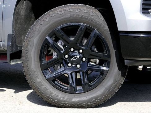 Used 2026 Chevrolet Silverado 1500 LT Trail Boss w/ LT Trail Boss Premium Package AWD/4WD image 2