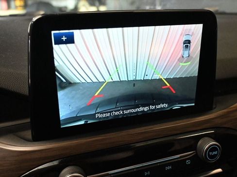 Used 2020 Ford Escape Titanium FWD image 16