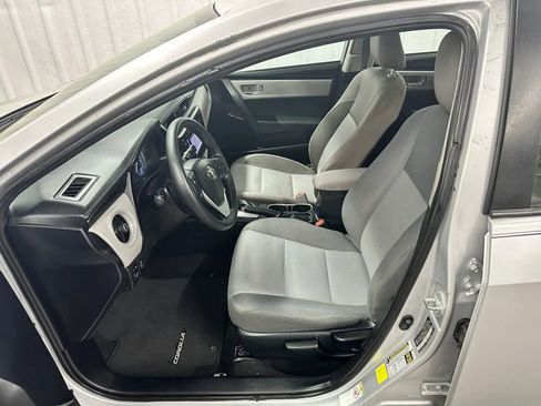 Used 2019 Toyota Corolla LE image 16
