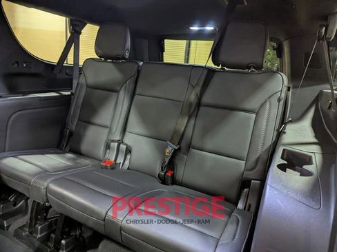 Used 2025 GMC Yukon XL Denali image 33