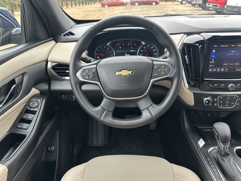Used 2023 Chevrolet Traverse LT image 24