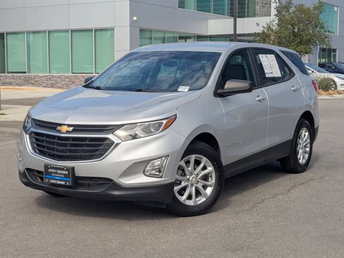 Used 2020 Chevrolet Equinox LS FWD image 1