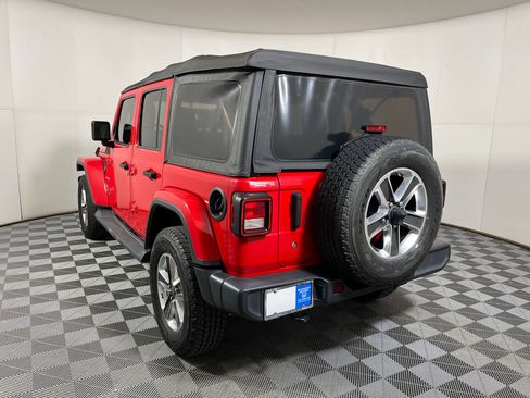 Used 2018 Jeep Wrangler Unlimited Sahara image 18