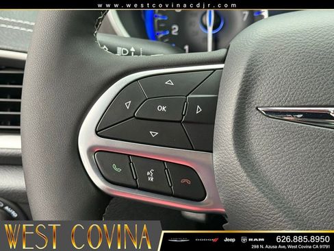 New 2026 Chrysler Pacifica Select FWD image 21