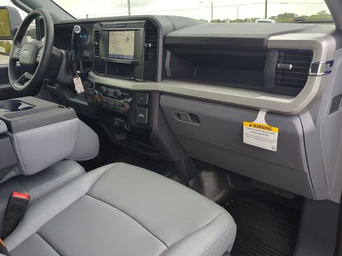 New 2025 Ford F550 2WD Regular Cab Super Duty w/ XL Chrome Package image 15