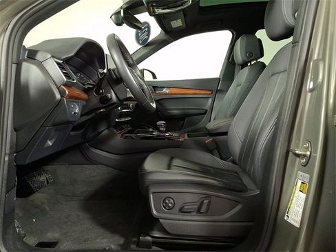 Used 2023 Audi Q5 2.0T Premium w/ Convenience Package image 15